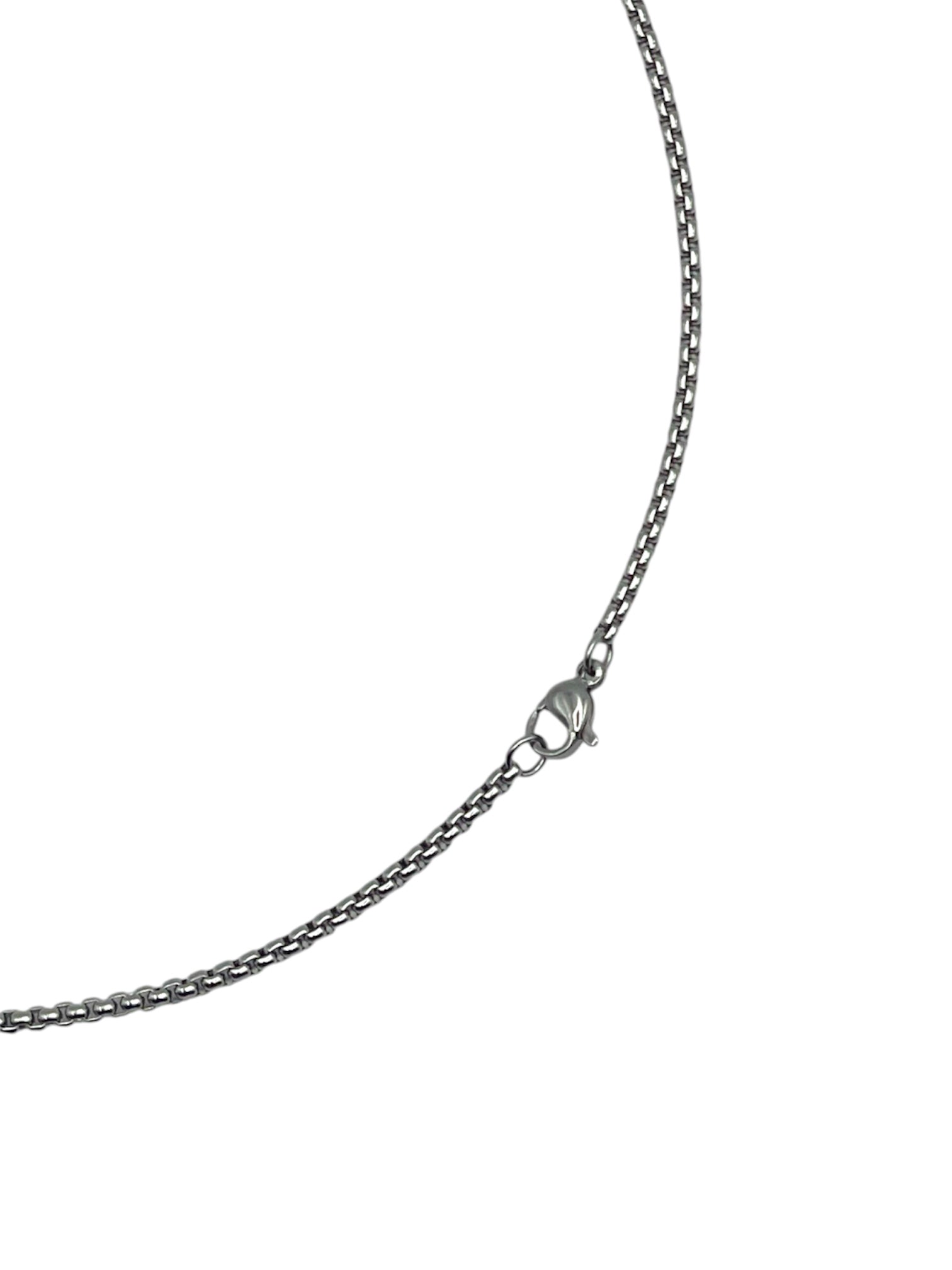 Collar con Placa Circular Minimalista